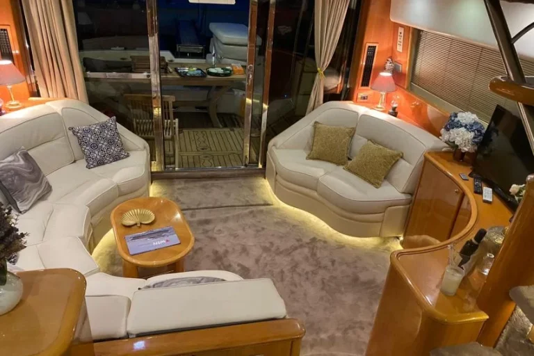 Ang Motoryacht 10 850x567